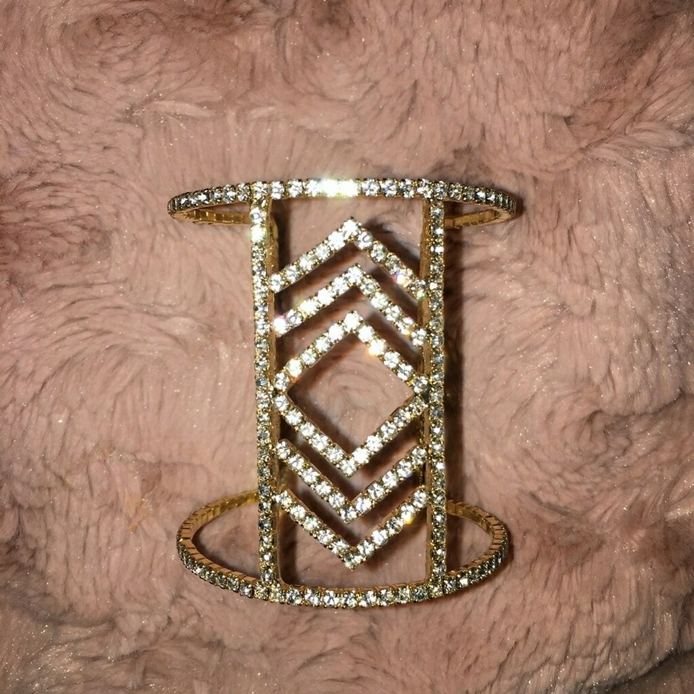 Adjustable bracelet